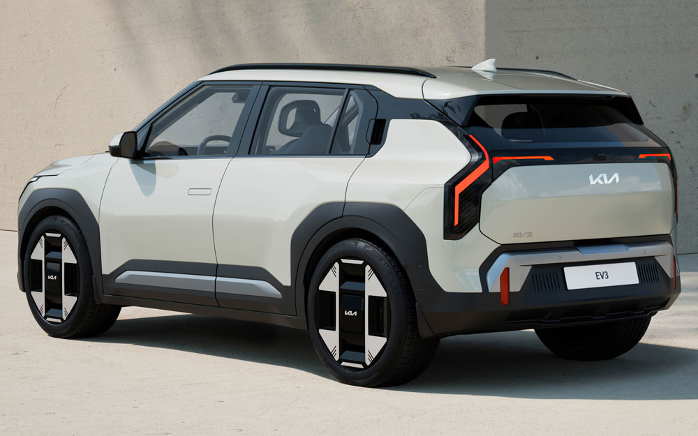 Tre Quarti Posteriore di Kia EV3